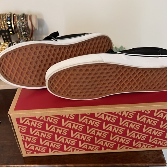 Men’s black Vans size 7.5 - Picture 2 of 5